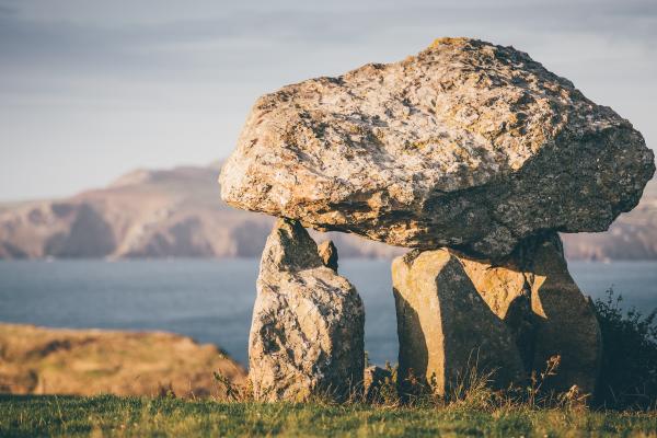 Tirnod hanesyddol yng Nghymru - Carreg Samson