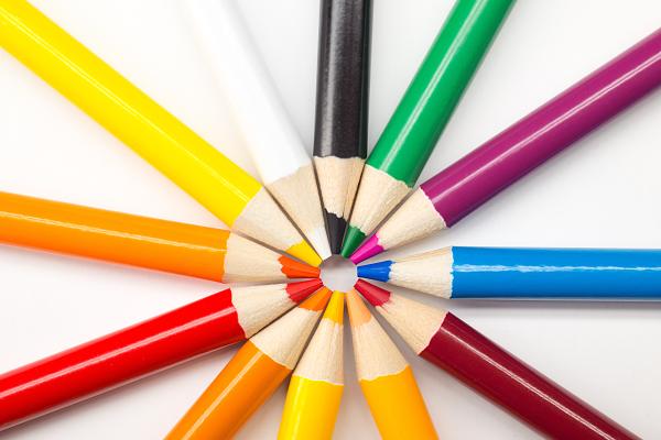 a circle of colourful pencils